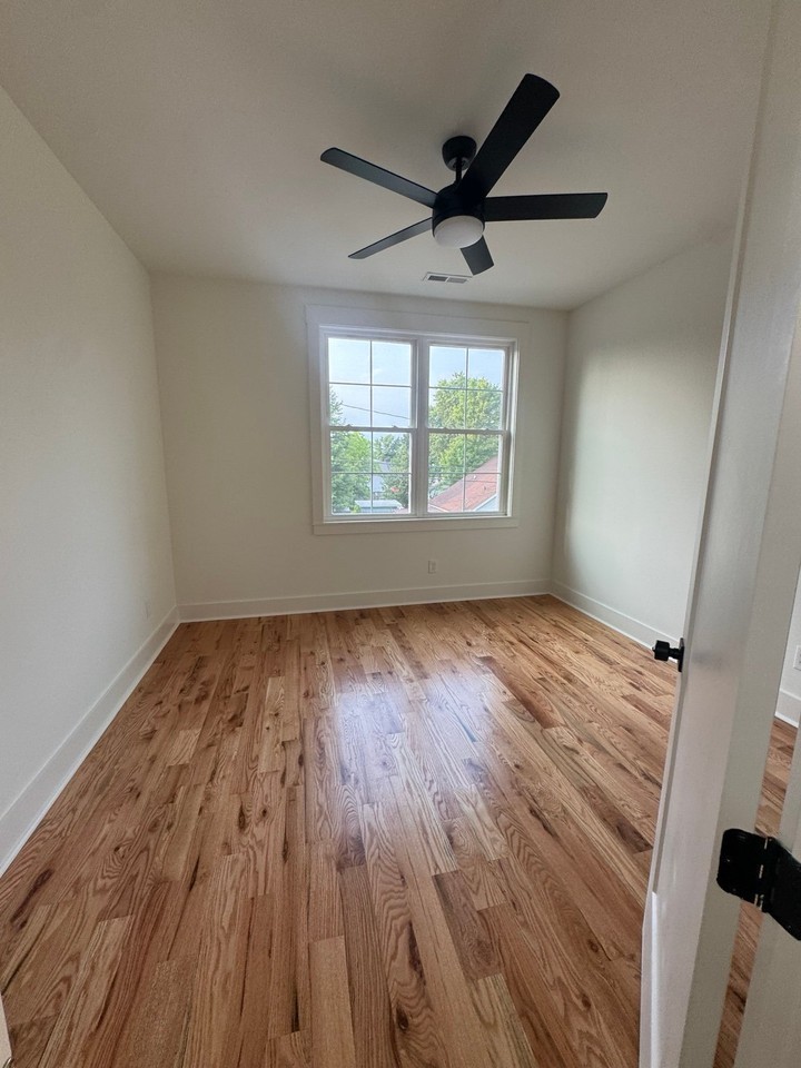 201 Oriel Ave - Photo 7 of 8