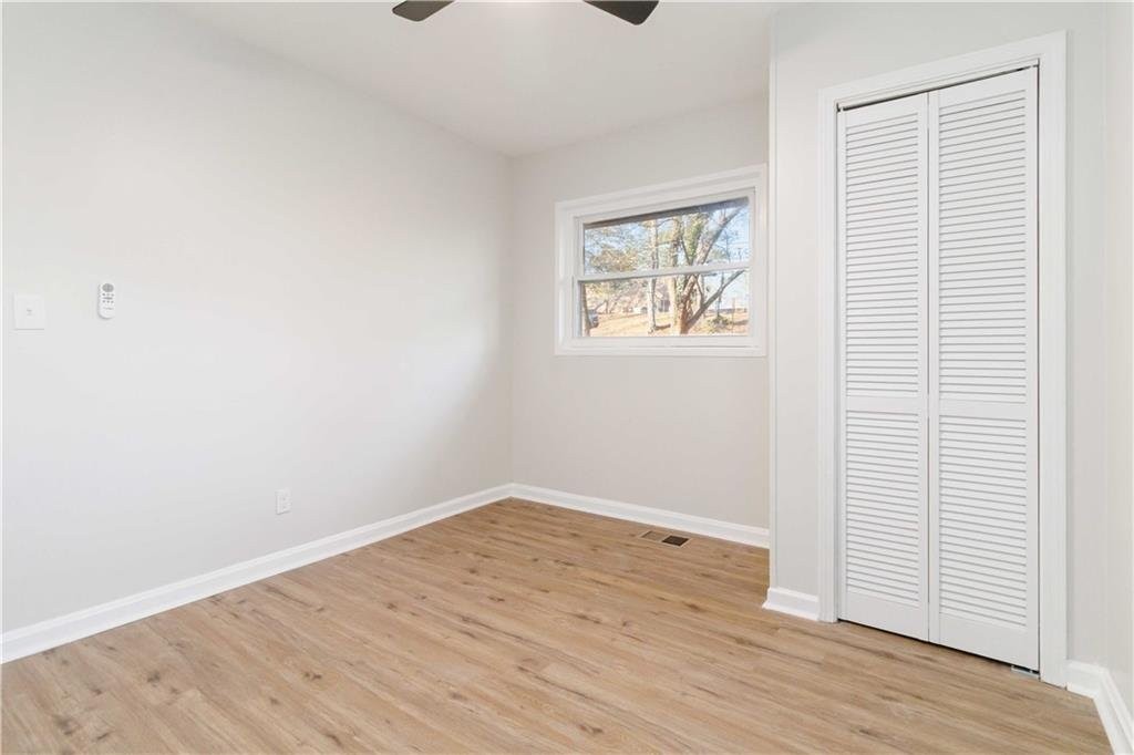 2718 Delowe Dr - Photo 5 of 6