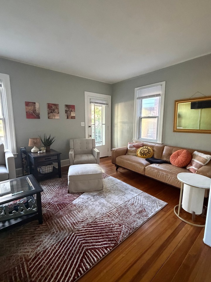 2246 Biddle Ave - Photo 2 of 9