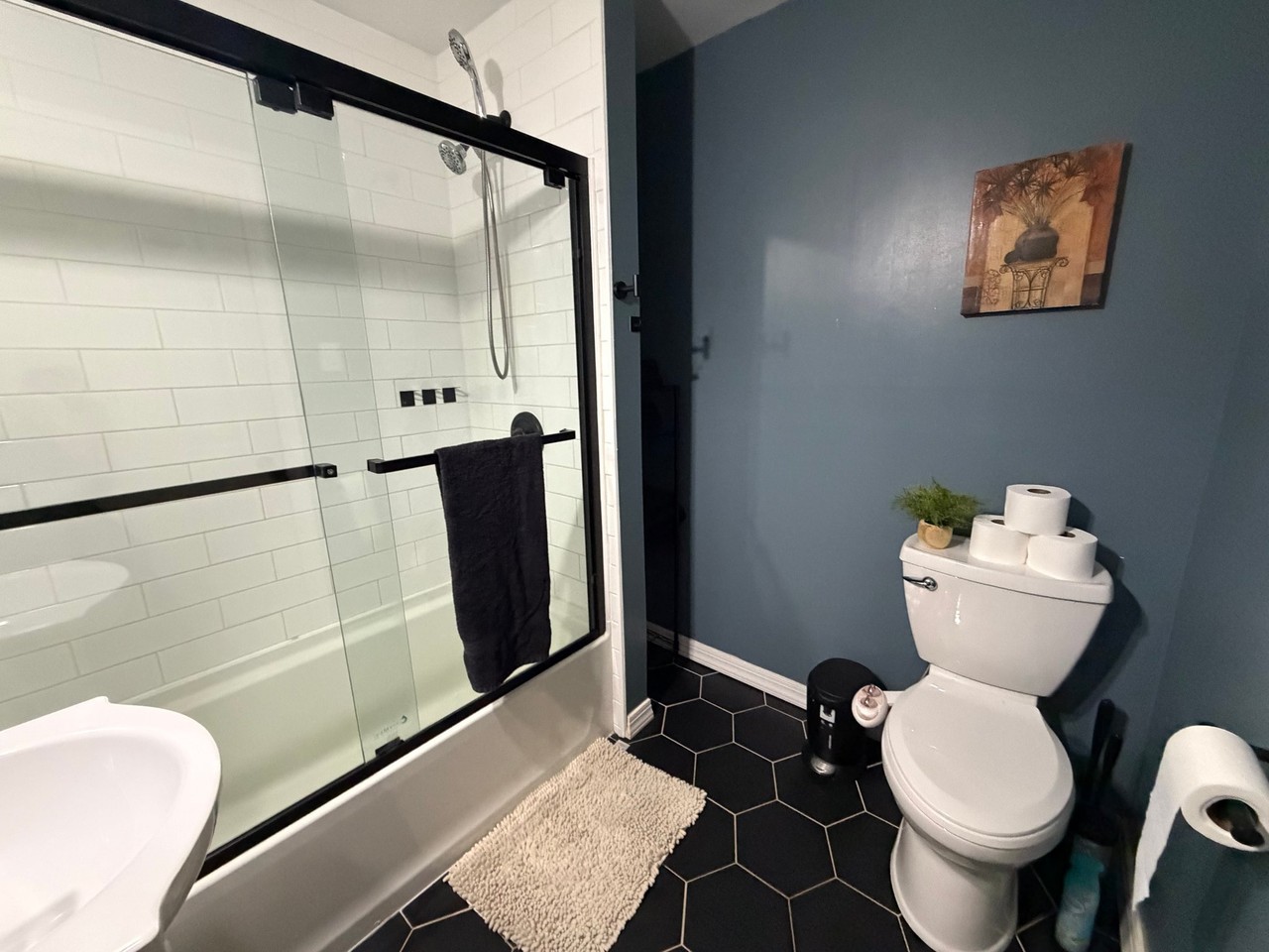 2246 Biddle Ave - Photo 7 of 9
