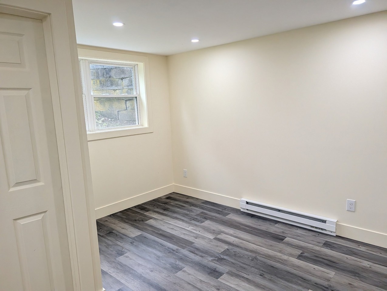 23 Park Pl #8 - Photo 4 of 12