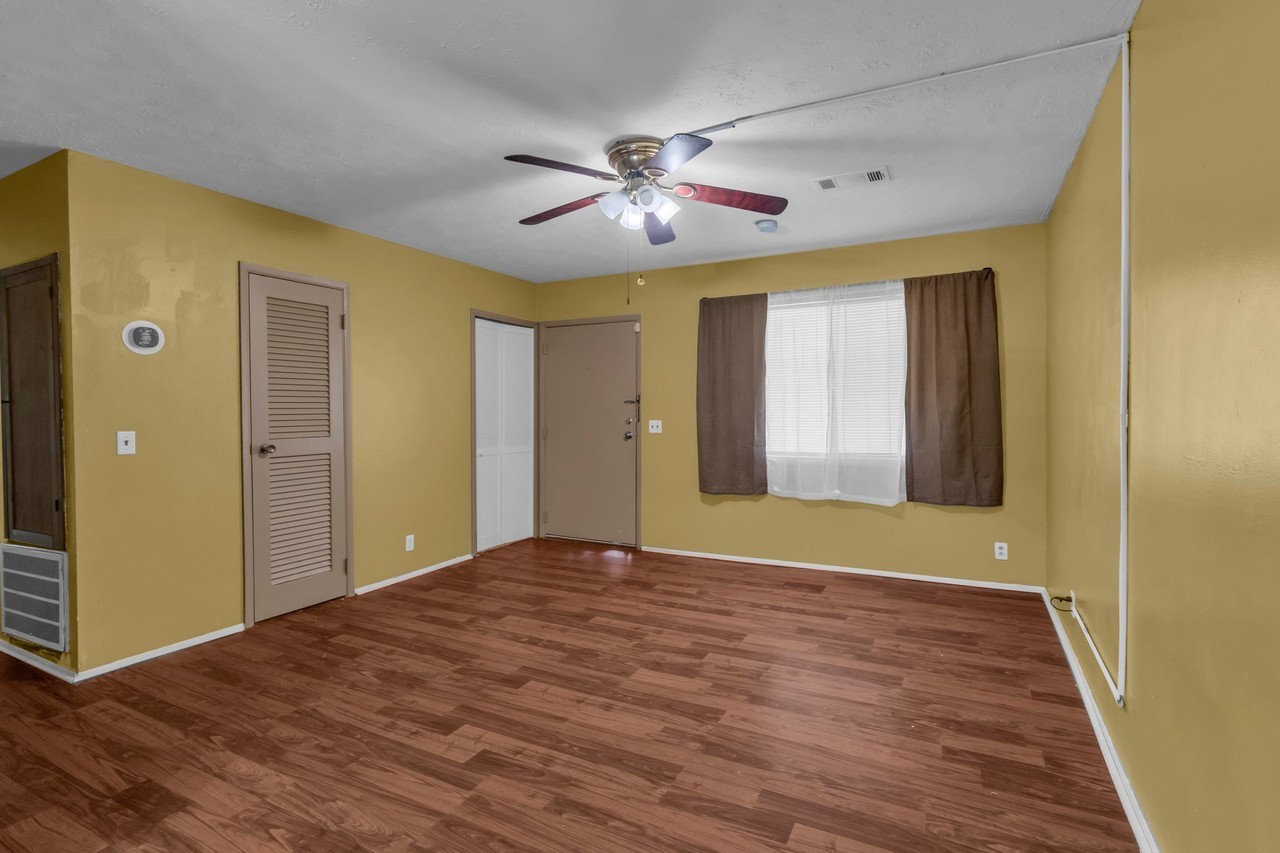 216 Vero Ct - Photo 3 of 15