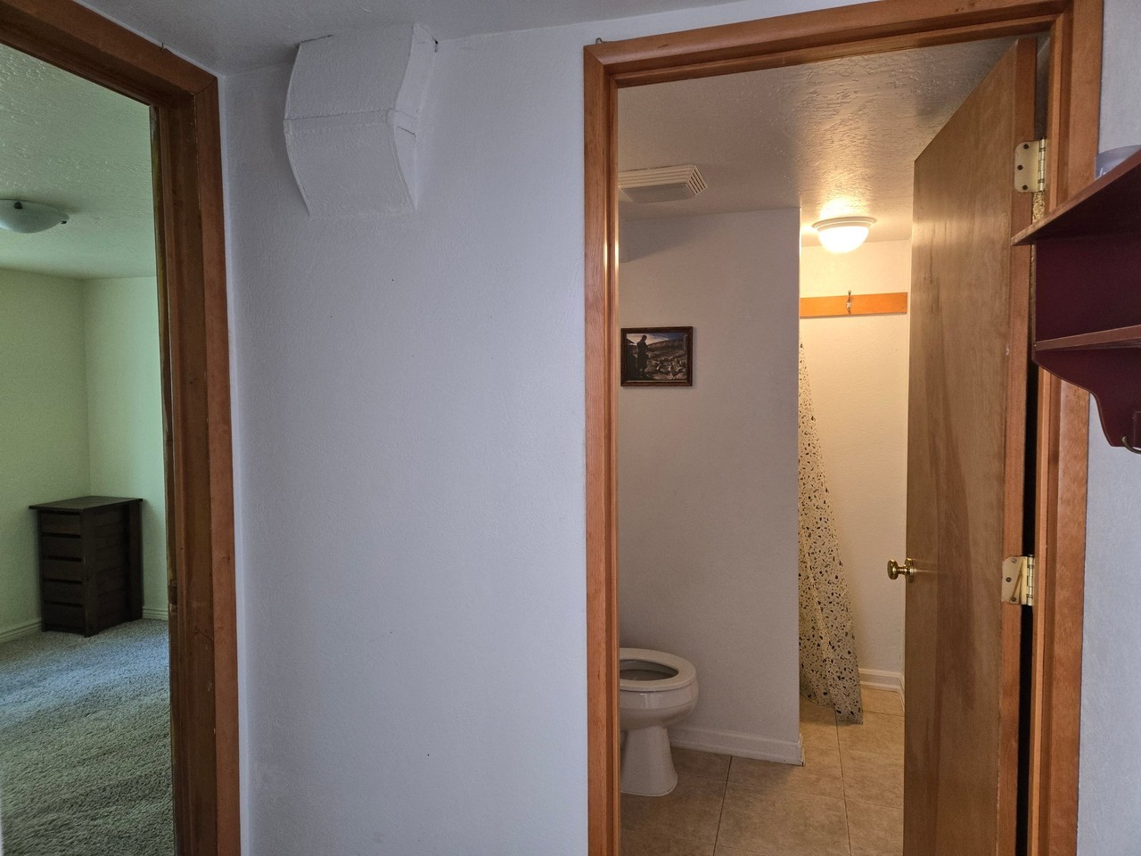 825 Woodford St - Photo 3 of 5