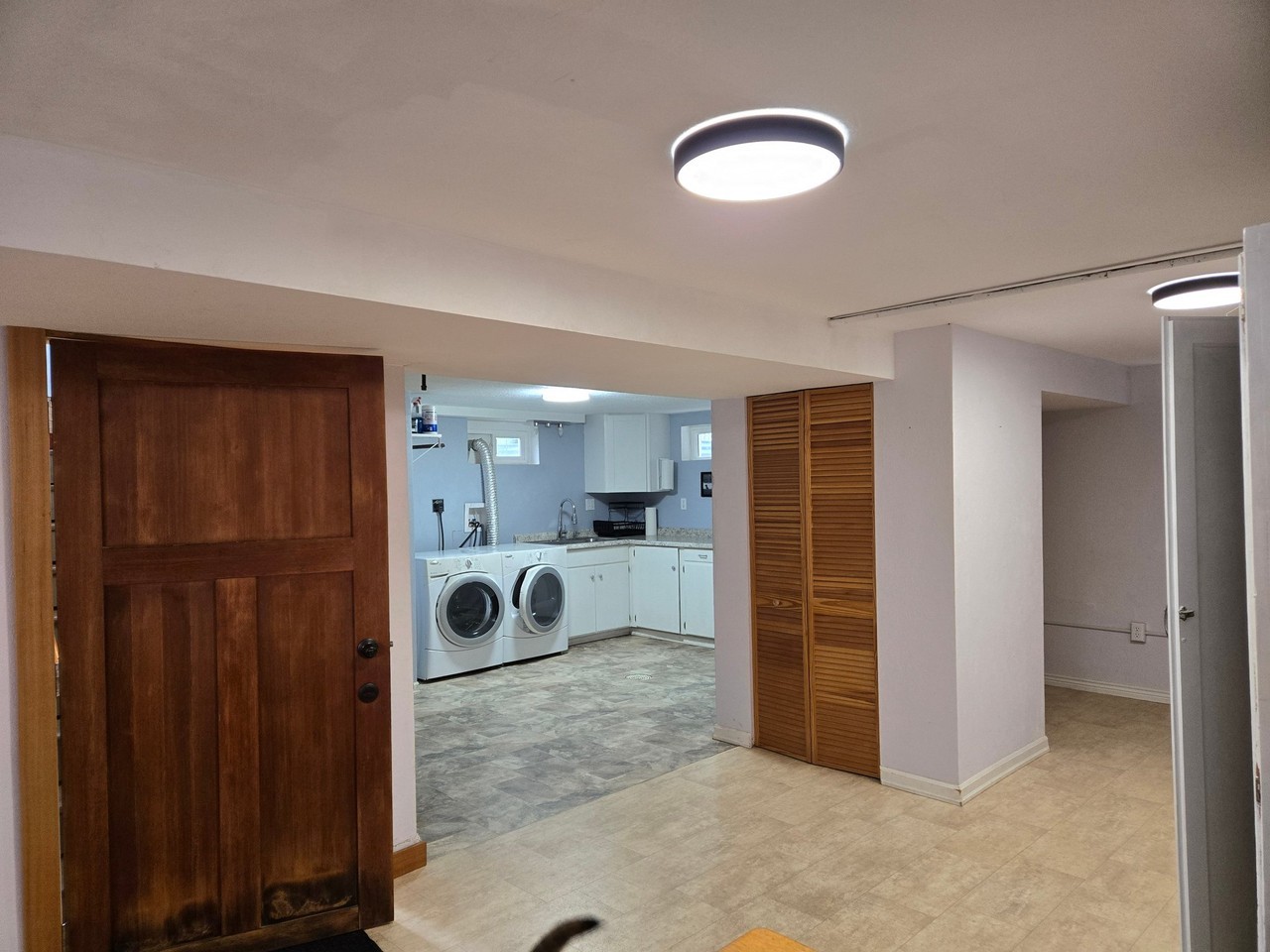 825 Woodford St - Photo 4 of 5