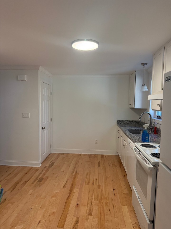 21 Lilac Ln - Photo 2 of 7