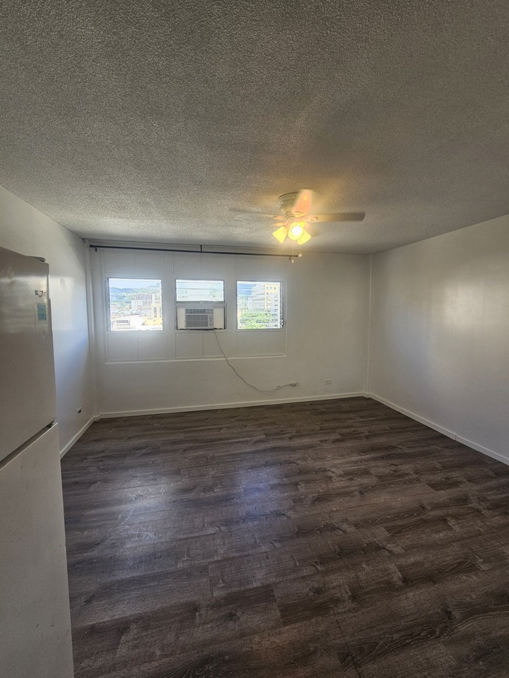 929 Sheridan St #604 - Photo 7 of 9