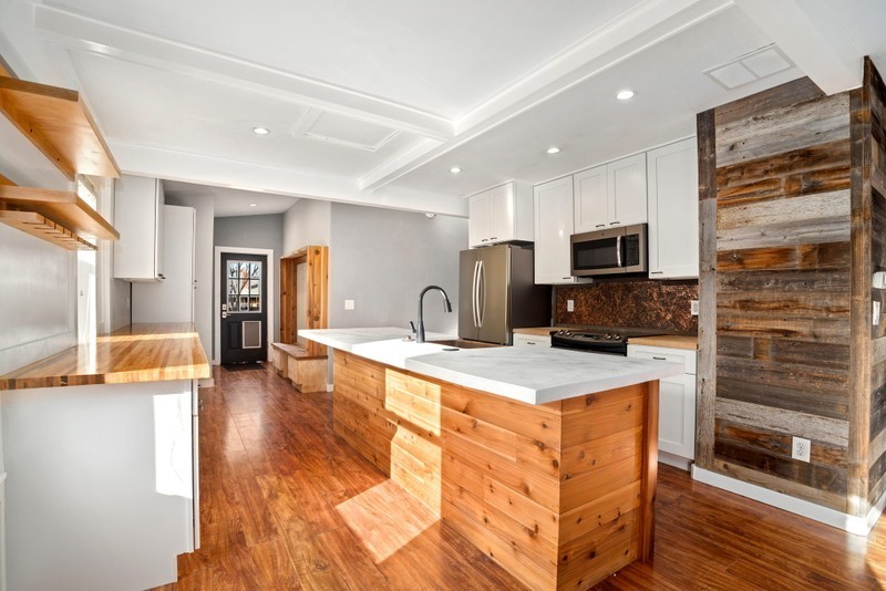3965 N Adams St - Photo 3 of 31