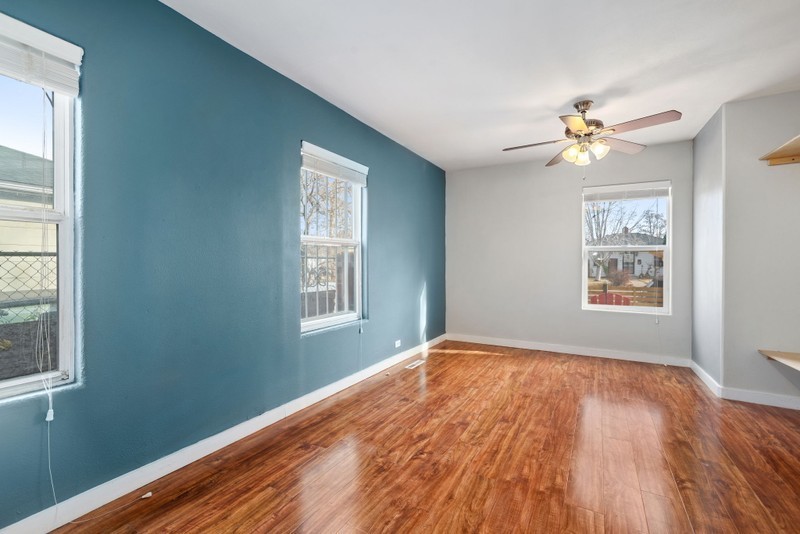 3965 N Adams St - Photo 4 of 31