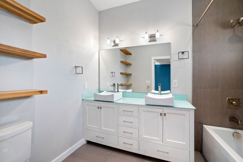 3965 N Adams St - Photo 6 of 31