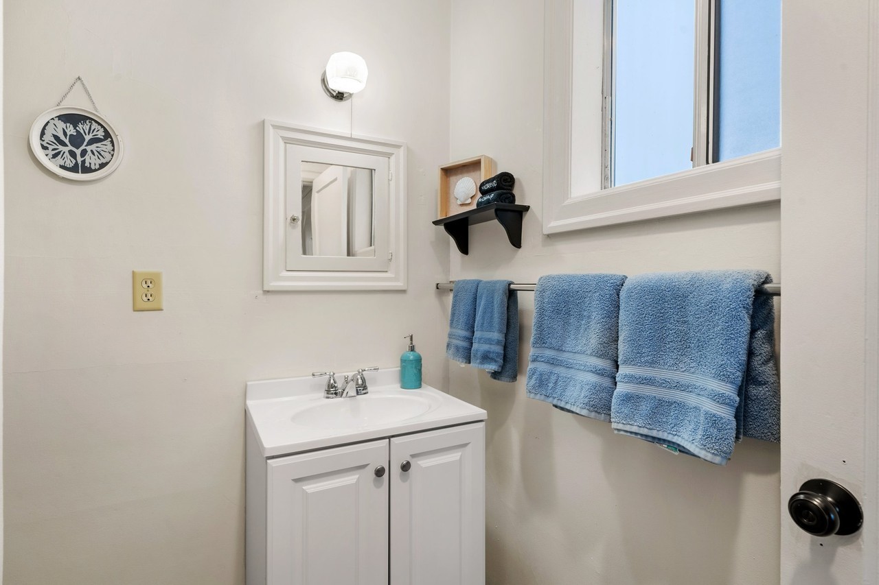 7455 Birch Bay Dr - Photo 5 of 38