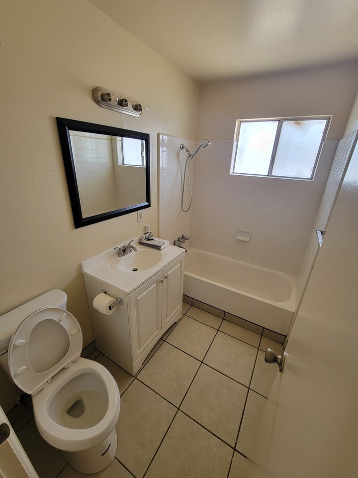 224 E Granger Ave - Photo 5 of 7