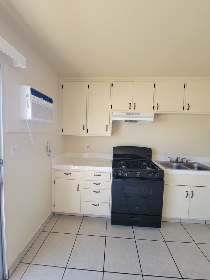 224 E Granger Ave - Photo 6 of 7