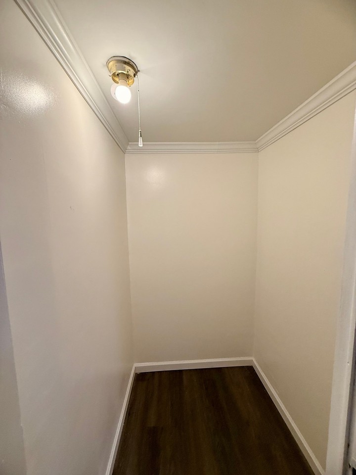 1525 Granite Sq - Photo 2 of 14