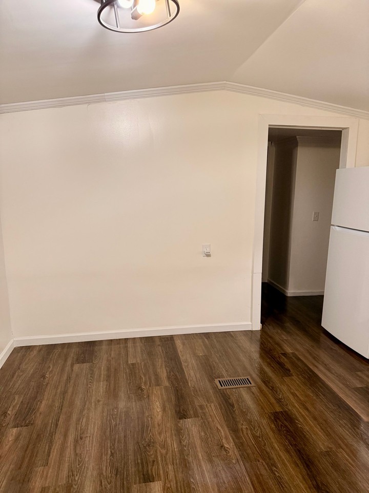 1525 Granite Sq - Photo 6 of 14