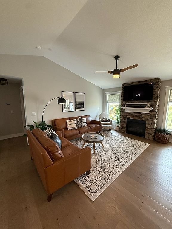 1577 S 100th St - Photo 4 of 20