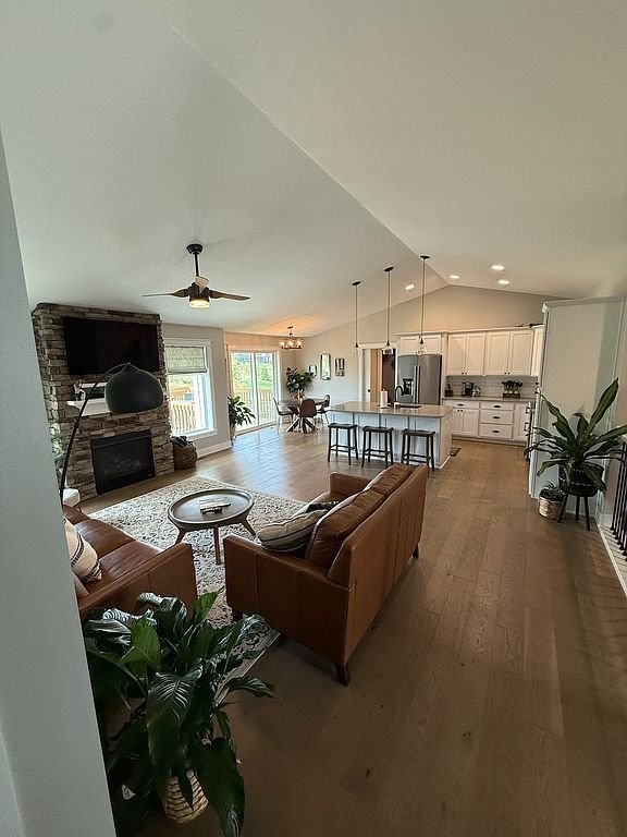 1577 S 100th St - Photo 5 of 20