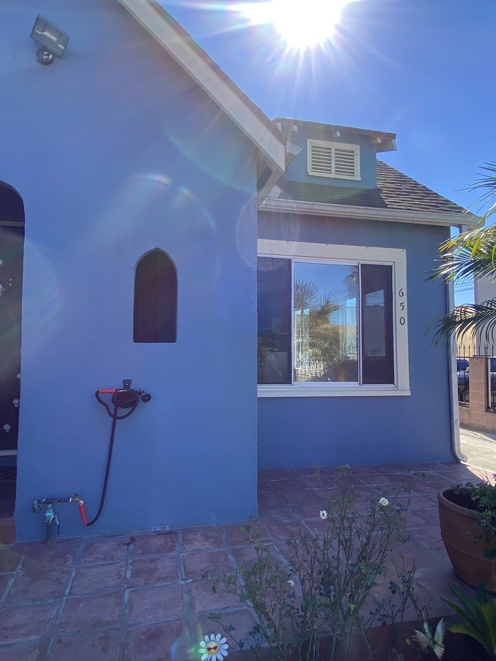 650 W 99th St