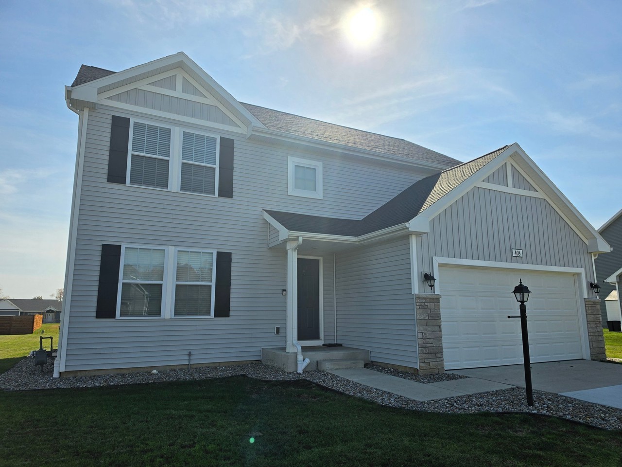 408 W Daybreak Dr - Photo 2 of 20
