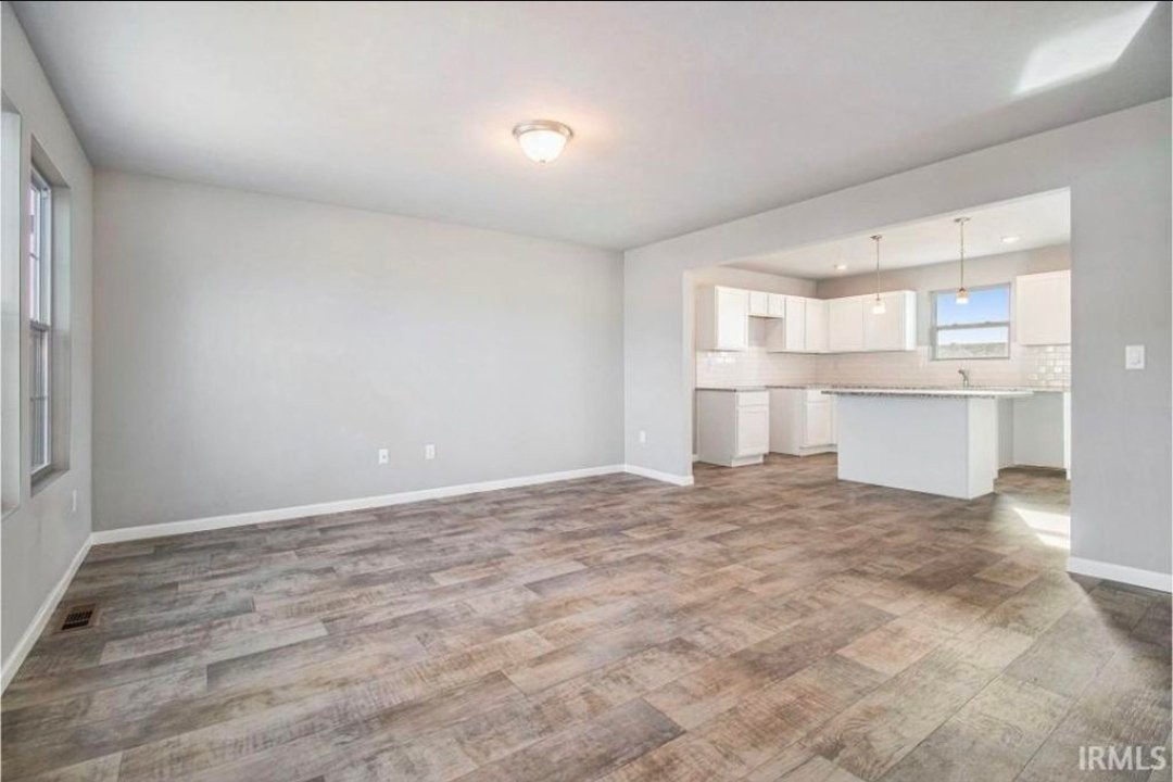408 W Daybreak Dr - Photo 5 of 20