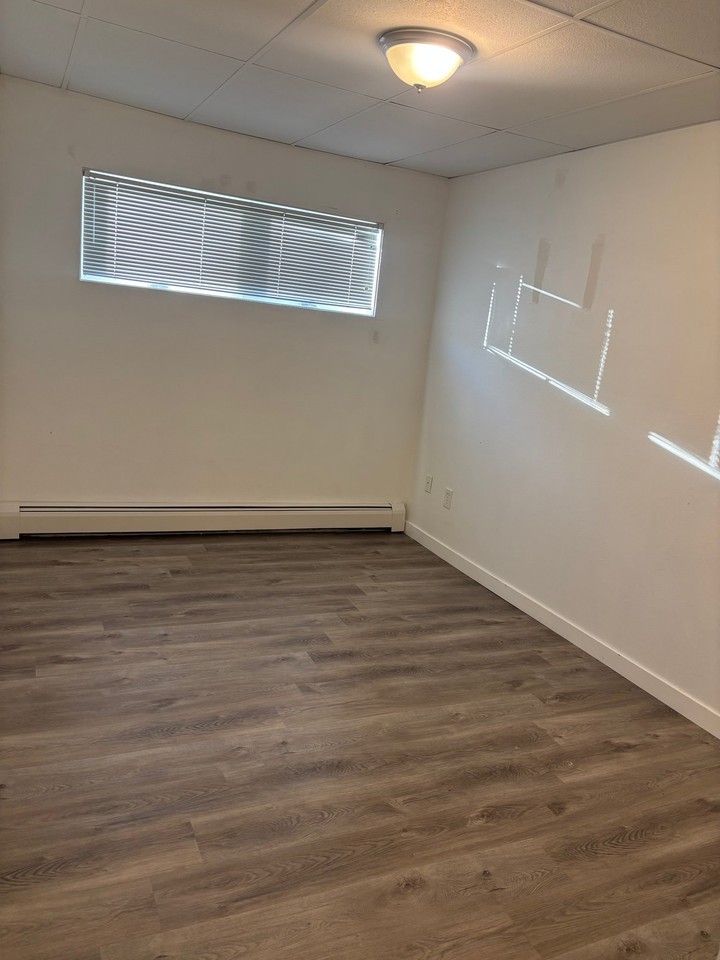 1512 20th St S #4 - Photo 6 of 8