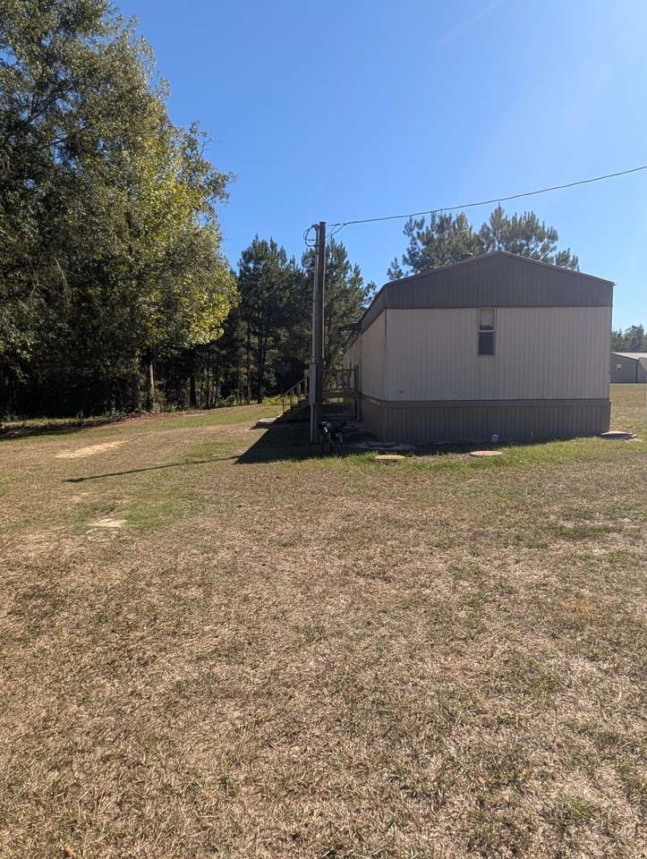 821 Graham Rd - Photo 3 of 18