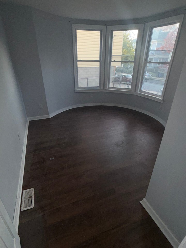 74 Isabella Ave #1 - Photo 5 of 13