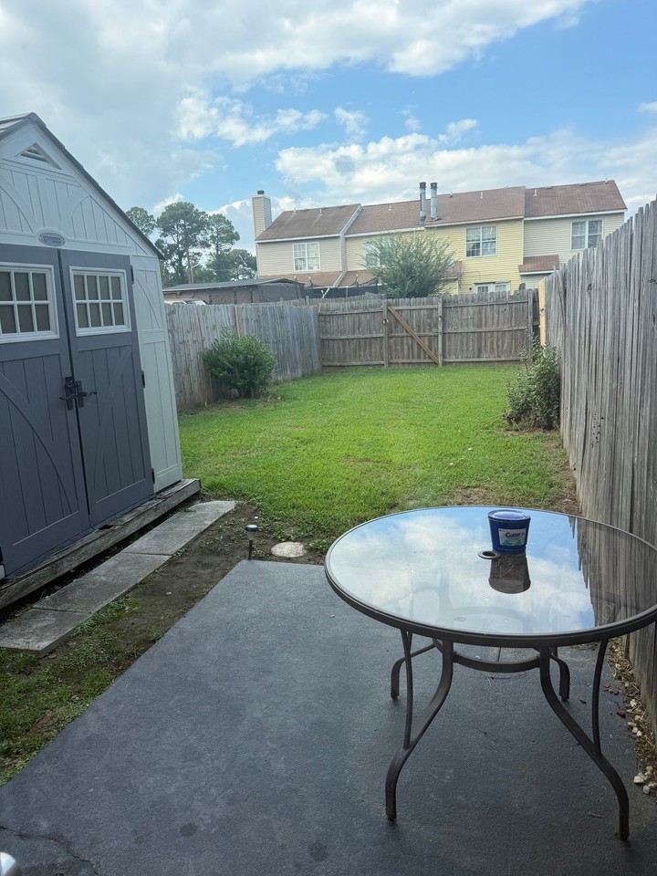 5652 Picadilly Ln - Photo 2 of 21