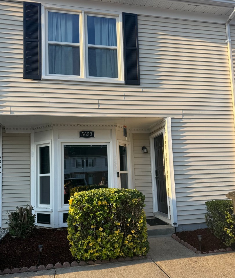 5652 Picadilly Ln - Photo 7 of 21