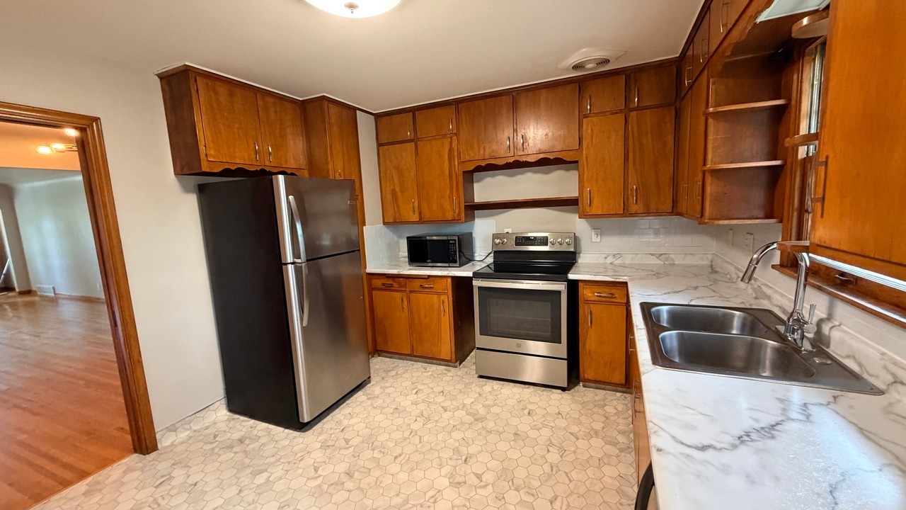 3138 N 54th St #3138 - Photo 6 of 18