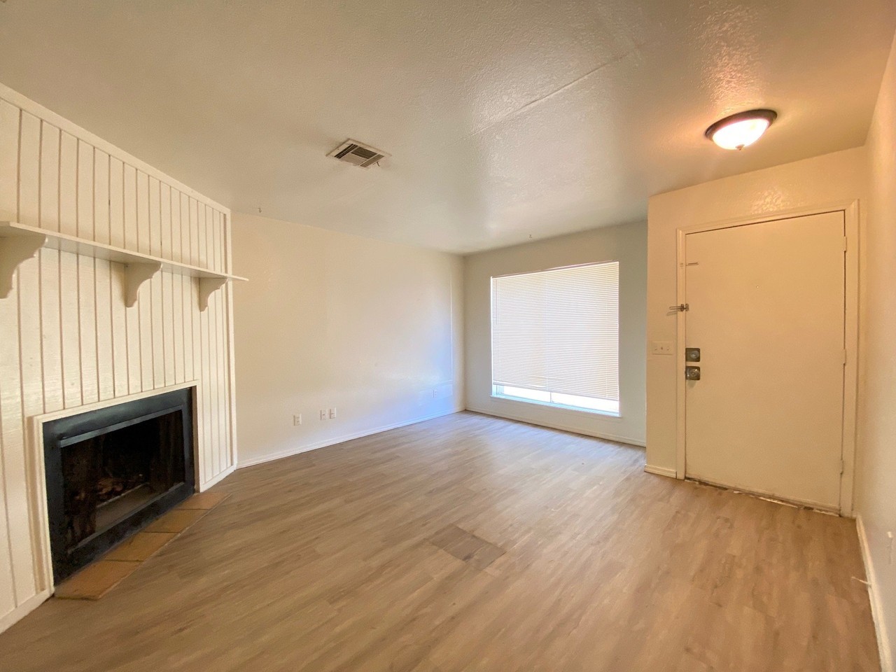 4246 Wembleton Cir - Photo 4 of 20