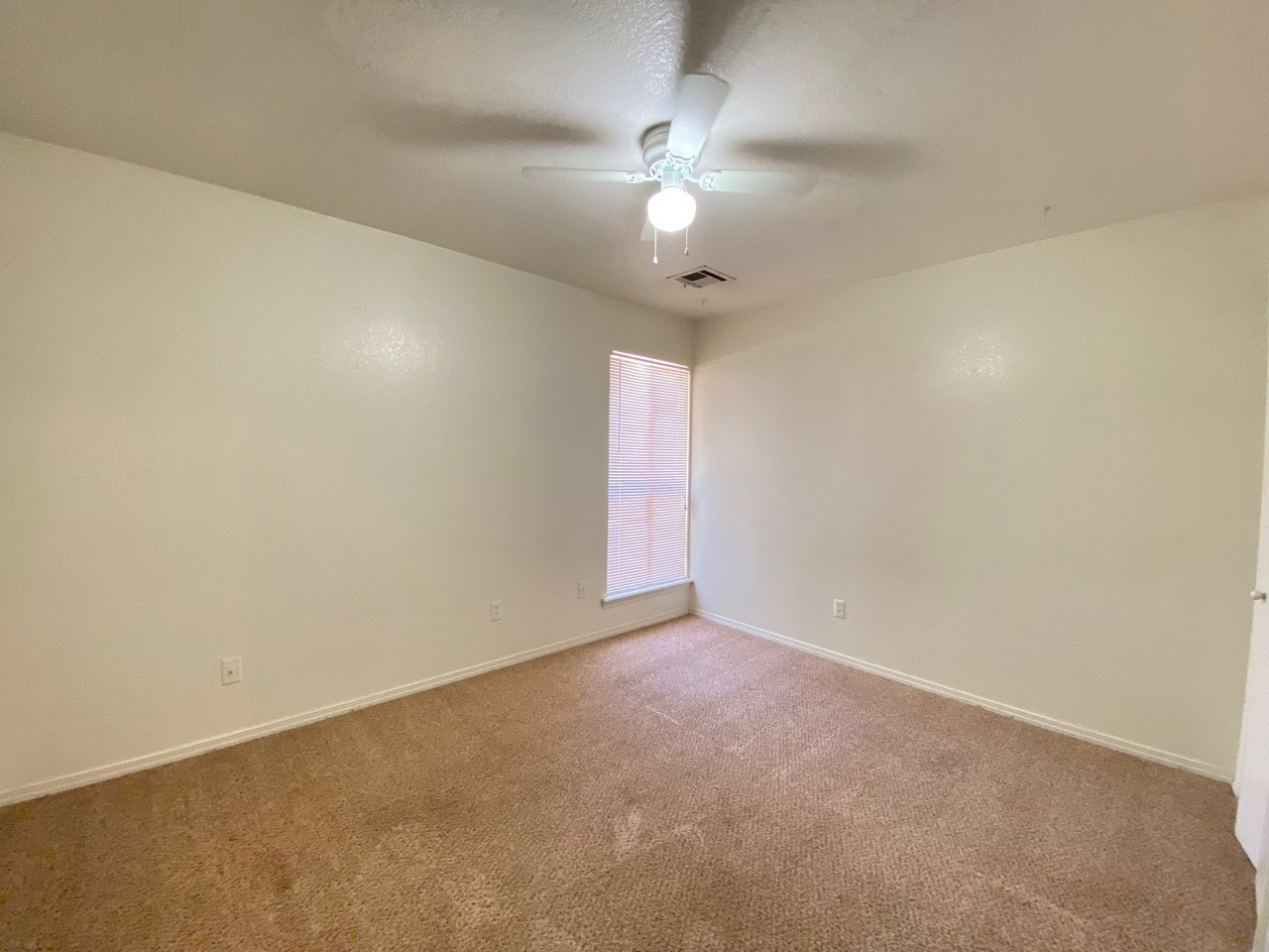 4246 Wembleton Cir - Photo 7 of 20