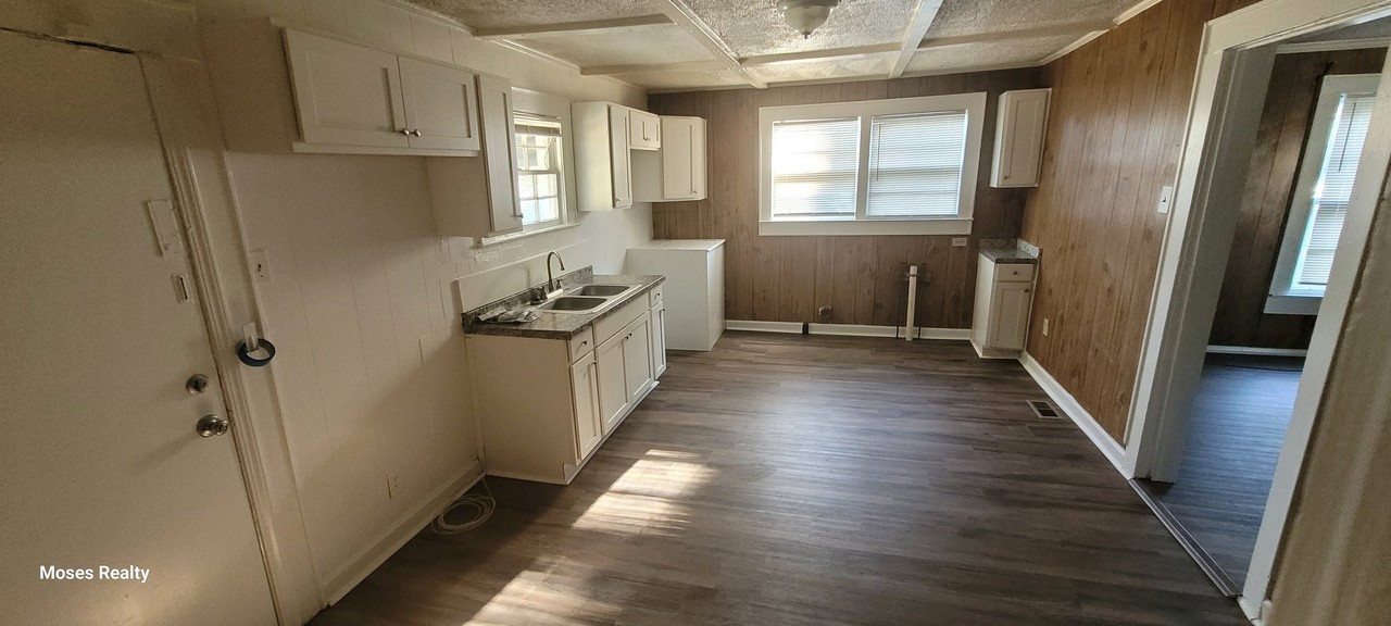 105 Mason St - Photo 2 of 11