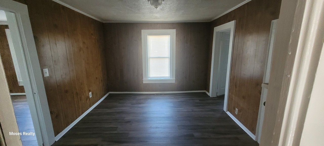 105 Mason St - Photo 4 of 11