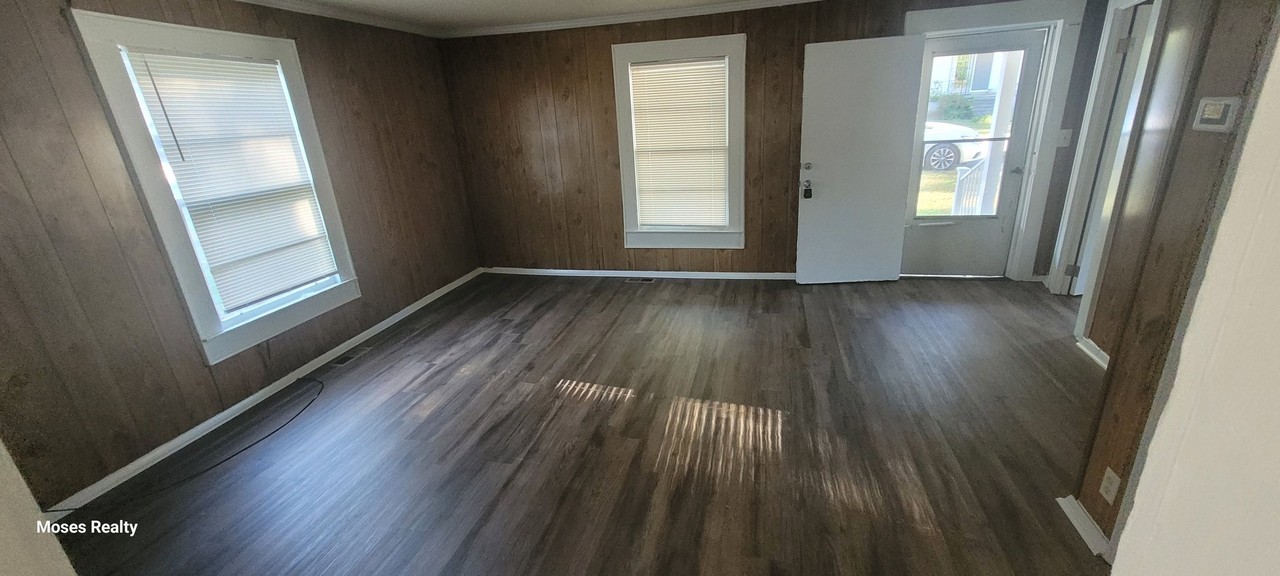 105 Mason St - Photo 6 of 11