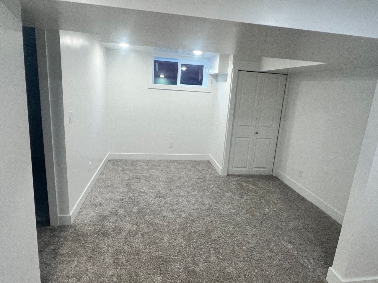137 3rd St #B - Photo 3 of 9