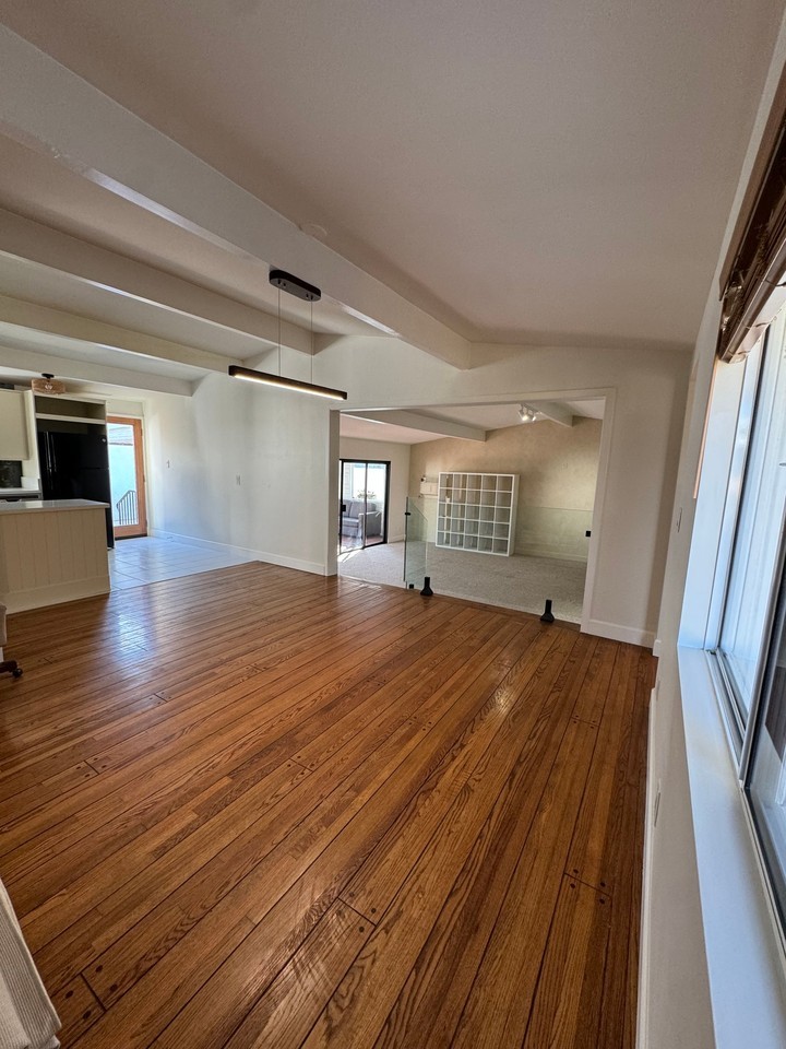 6636 Fulton Ave - Photo 6 of 10