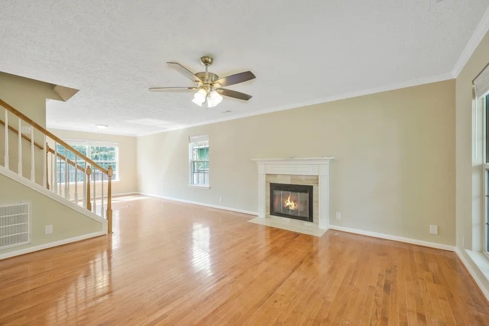 2512 Meadowood Dr - Photo 3 of 13