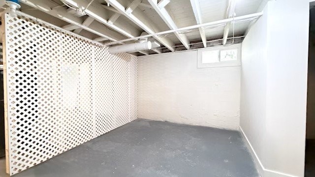 116 Webster Ave - Photo 6 of 11