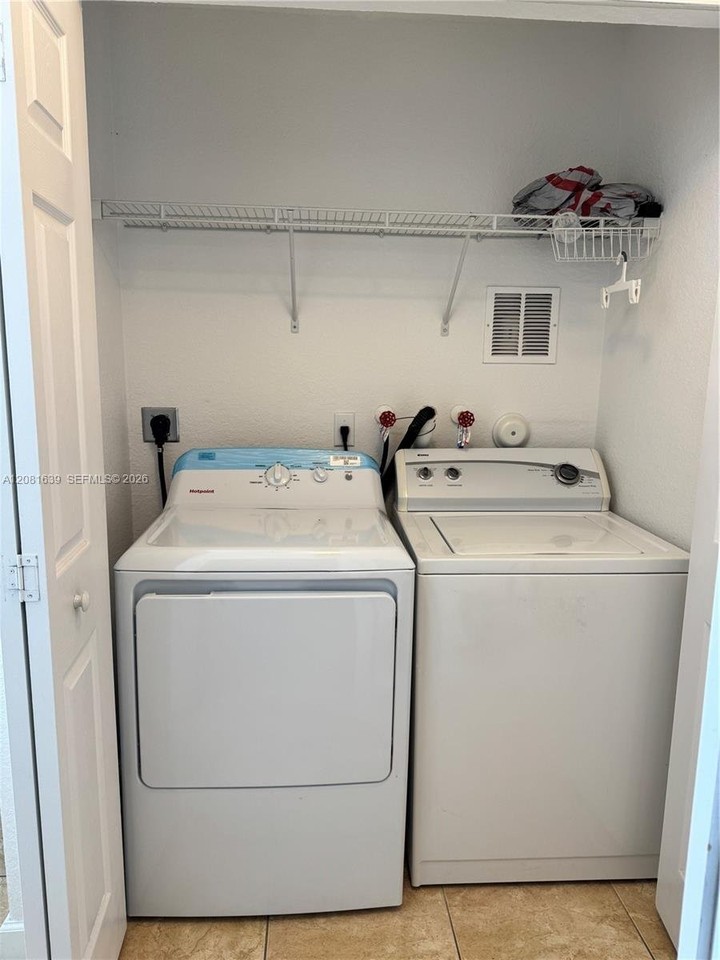 10242 Nw 7th St #204 - Photo 4 of 22