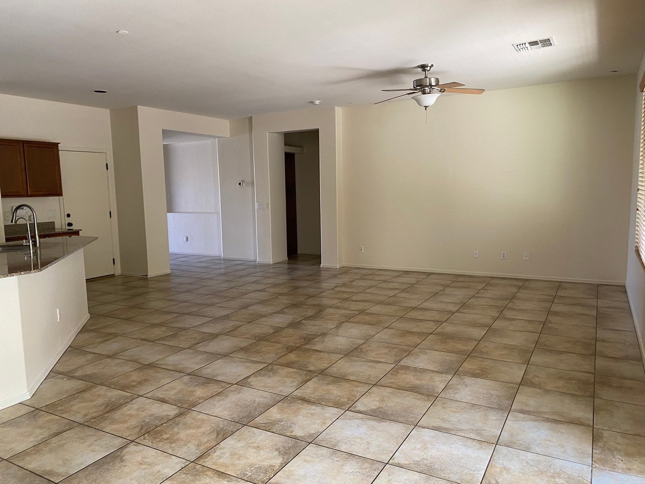 61 W Hackberry Dr - Photo 3 of 9