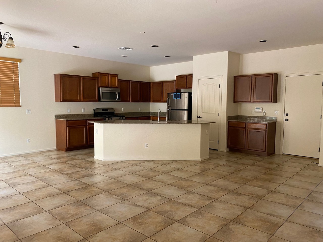61 W Hackberry Dr - Photo 5 of 9