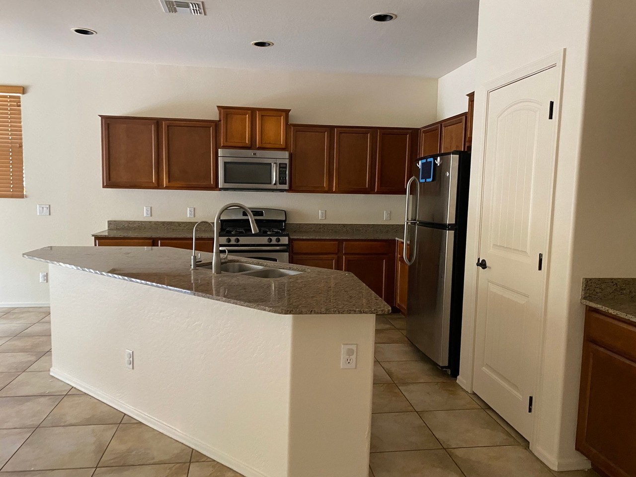 61 W Hackberry Dr - Photo 6 of 9