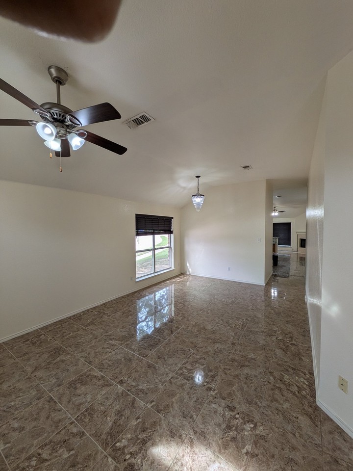 8713 Lake Springs Trl - Photo 3 of 17