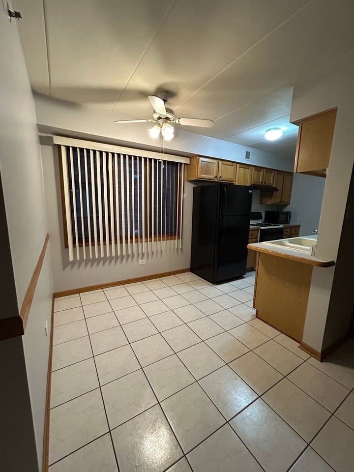 10549 Parkside Ave #2W - Photo 2 of 15