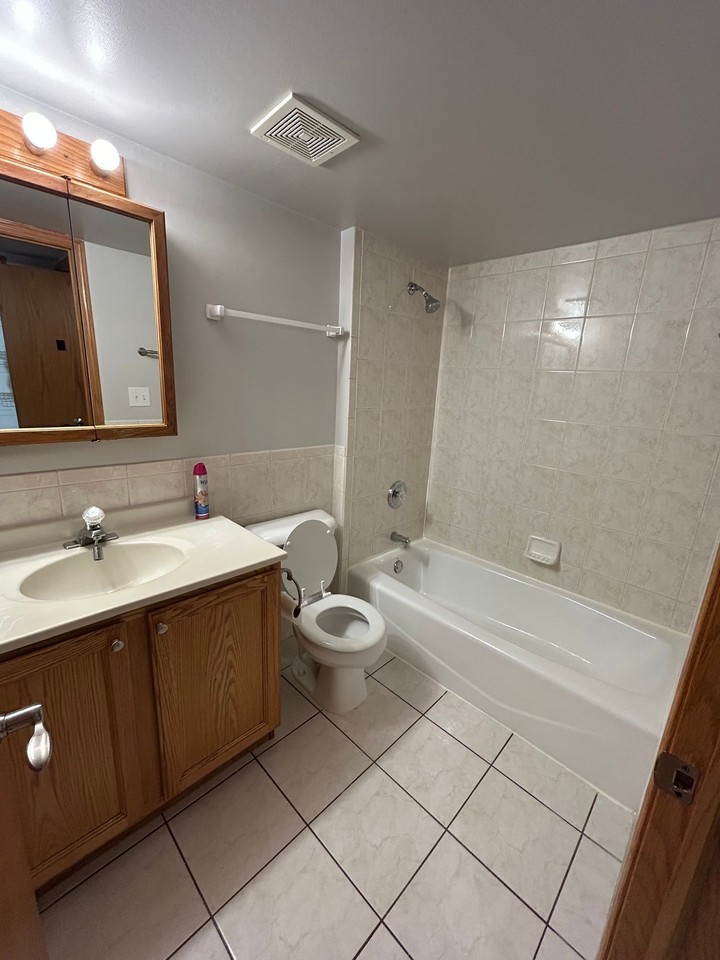 10549 Parkside Ave #2W - Photo 6 of 15