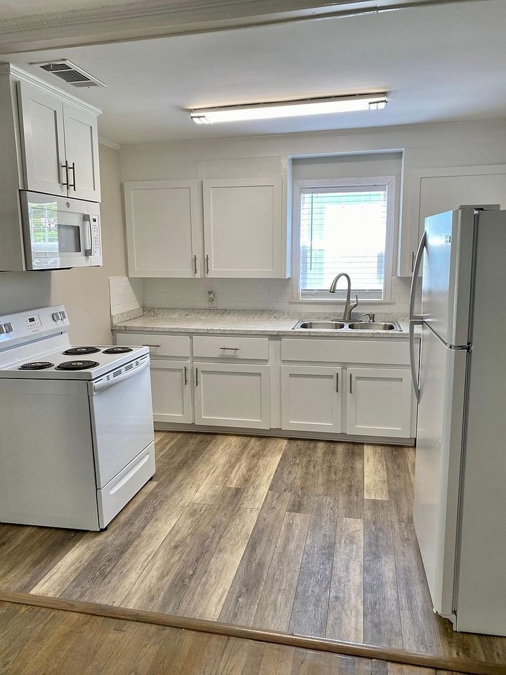 302 N 25th Ave - Photo 5 of 12