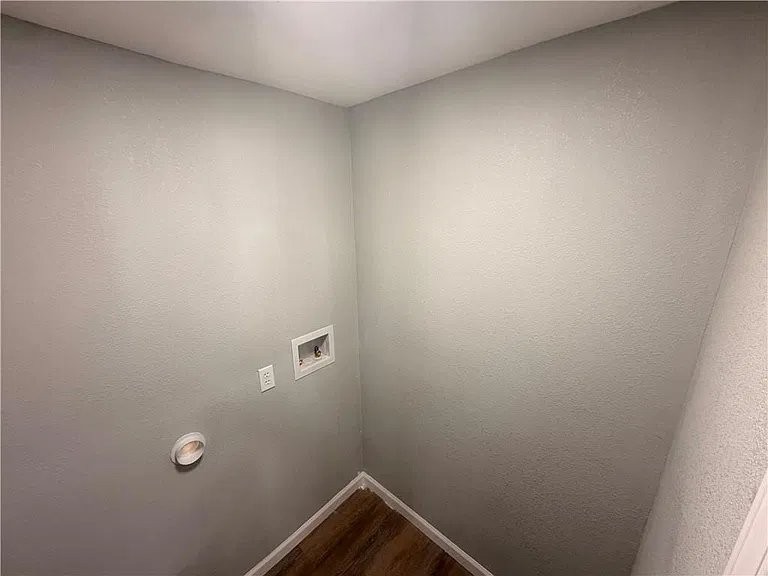 1304 S 40th St - Photo 4 of 13