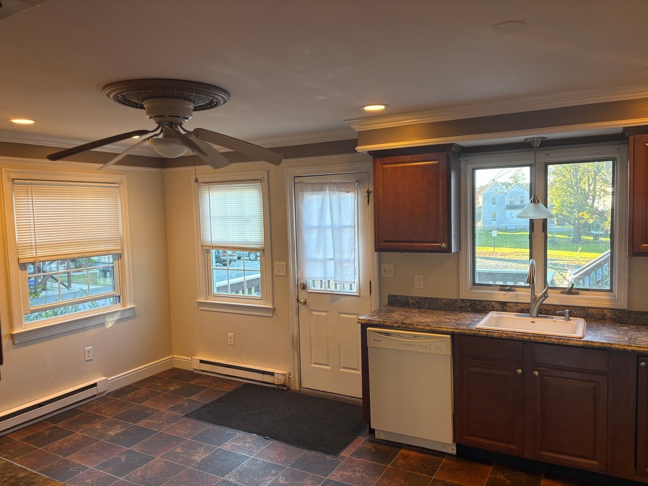 14 Cleveland St #1 - Photo 4 of 17