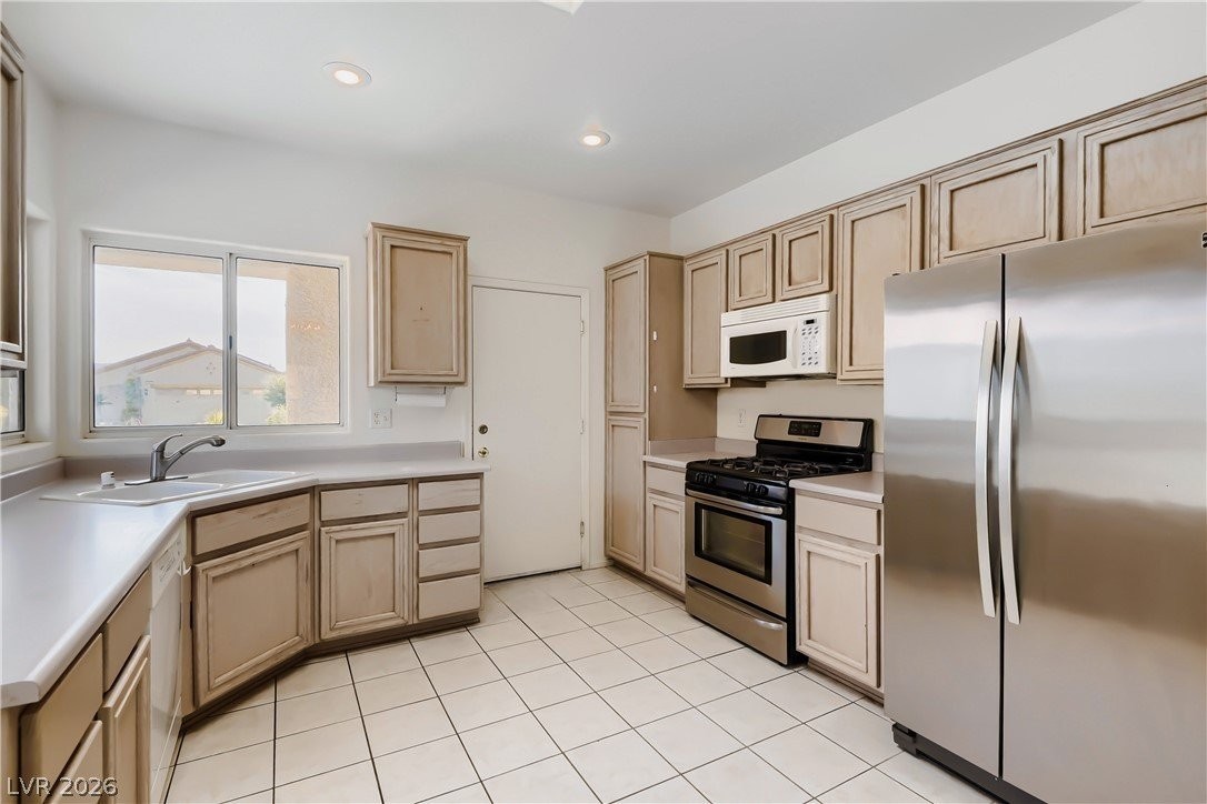 1395 Kapelle St - Photo 7 of 18