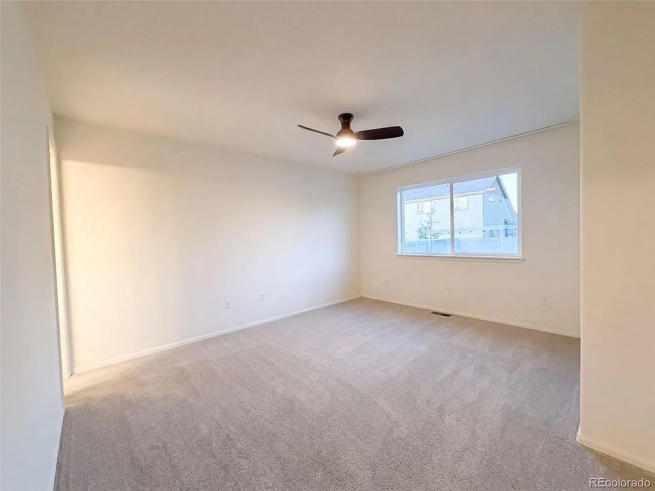 1704 102nd Ave - Photo 6 of 10
